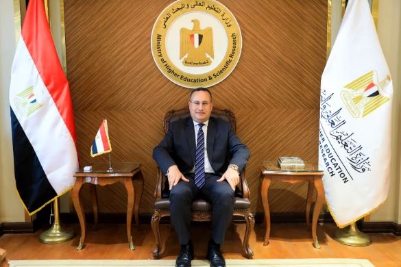 الدكتور عبدالعزيز قنصوة وزير التعليم العالي والبحث العلمي